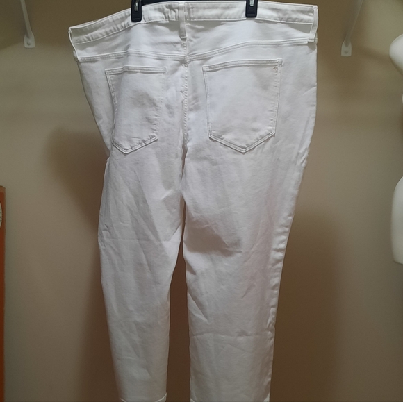Madewell Women's Cropped White Jeans - Picture 2 of 8